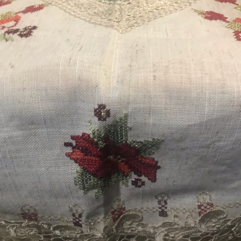 Floral Embroidered Tablecloth - Picture 2 of 10